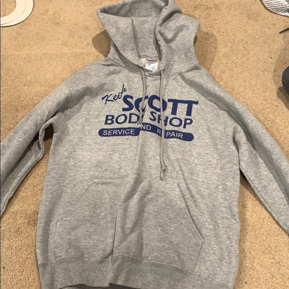 One tree hill scott’s body shop sweatshirt